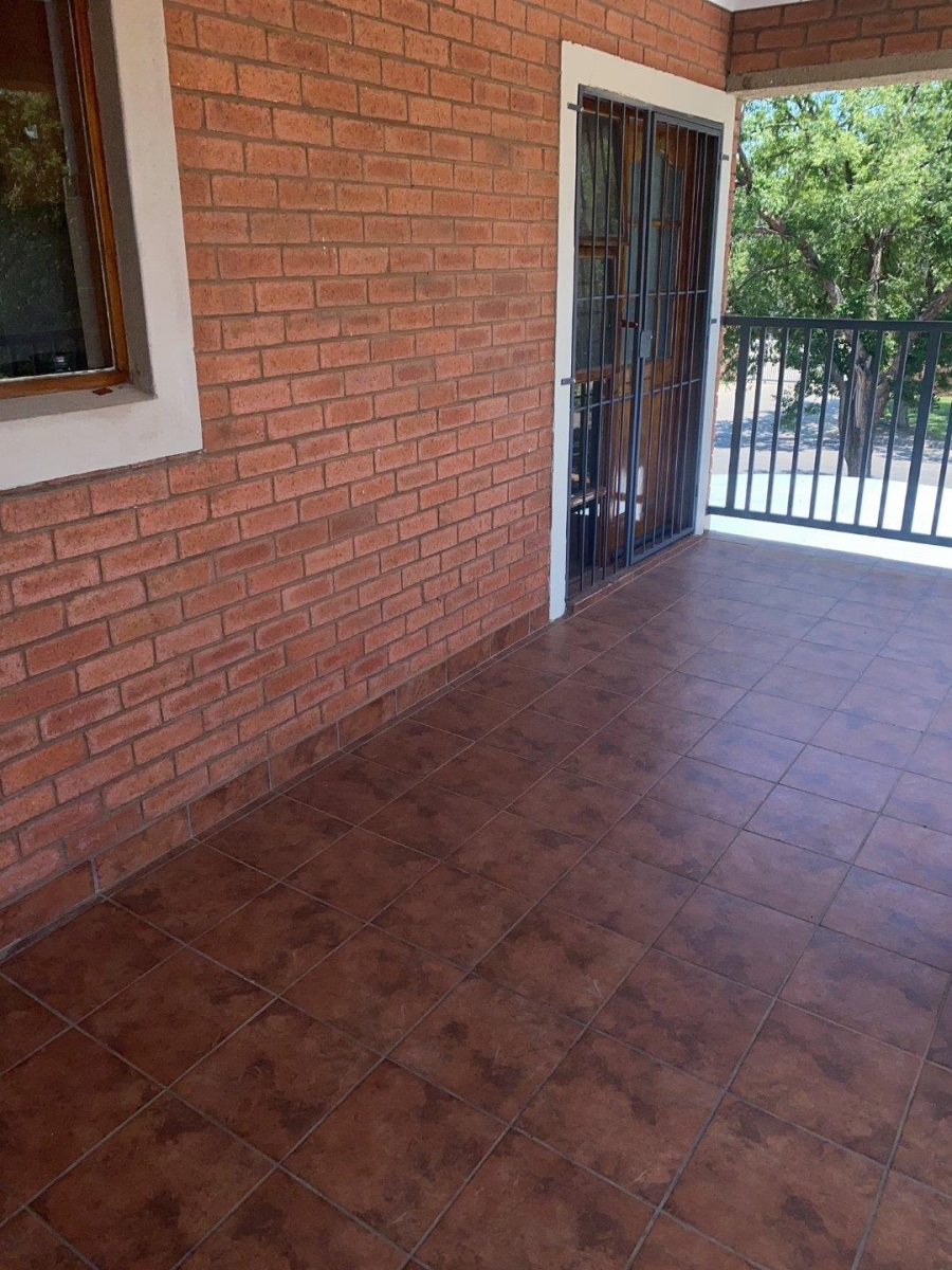 To Let 2 Bedroom Property for Rent in Die Bult North West